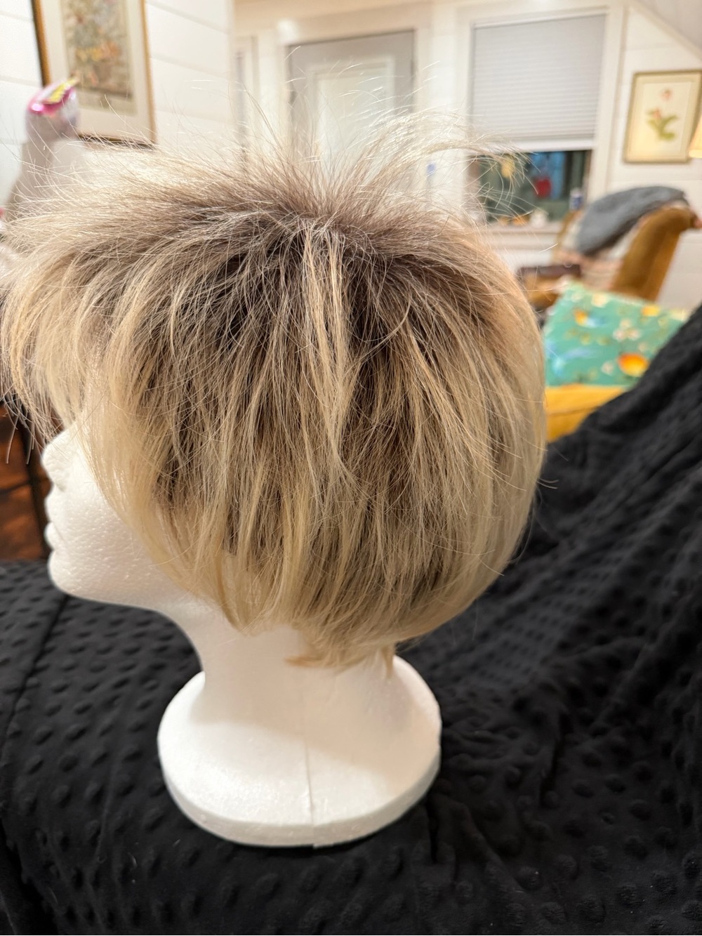 Blonde Layered Short Wig - Natural Ash Blonde